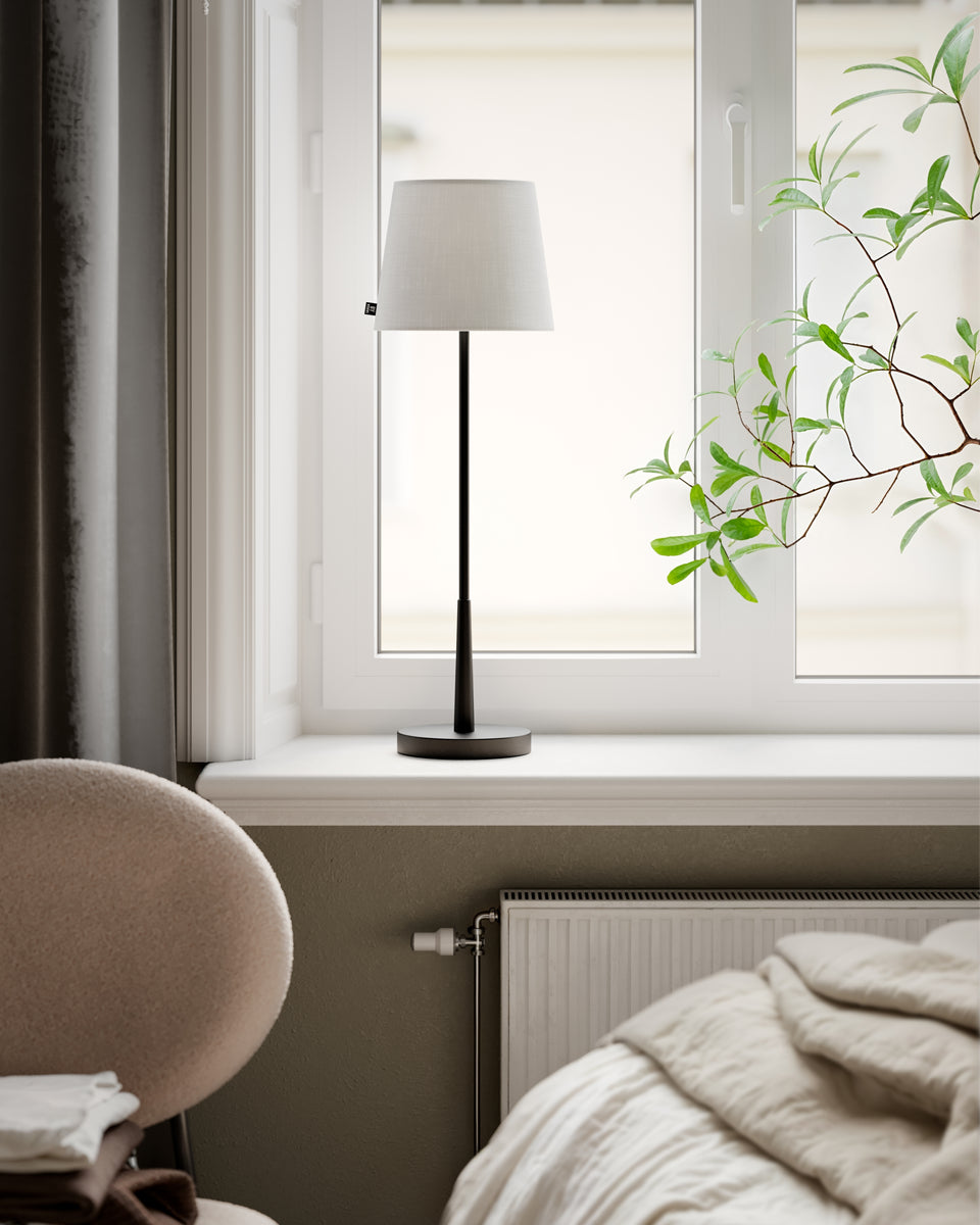 Lumi bordslampa guld/vit
