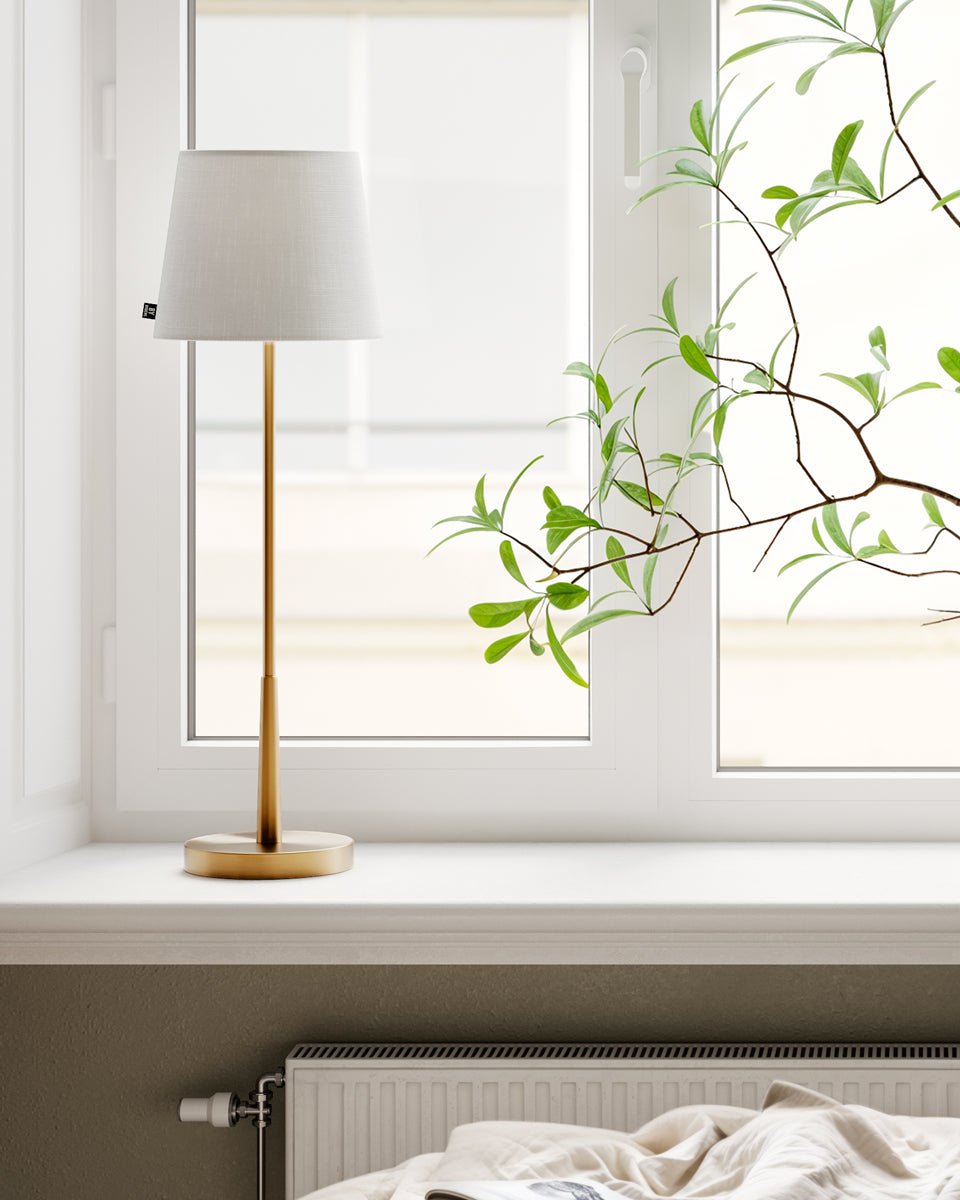 Lumi bordslampa guld/vit