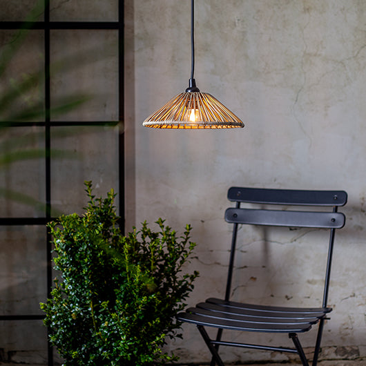 Lampa över matbordet