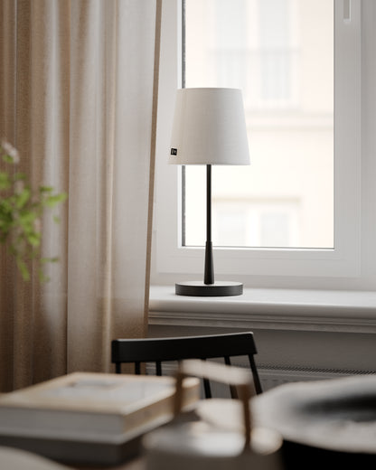 Lumi bordslampa svart/vit