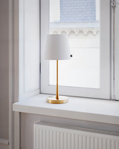Lumi bordslampa svart/vit