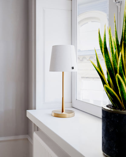 Lumi bordslampa svart/vit