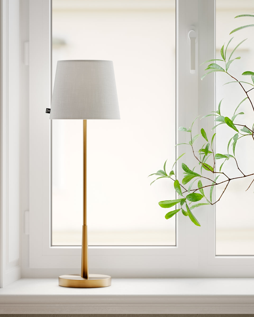 Lumi bordslampa guld/vit