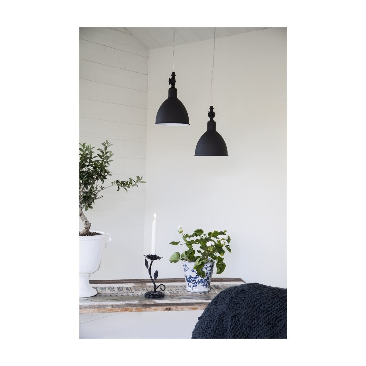 BAZAR fönsterlampa sandsvart