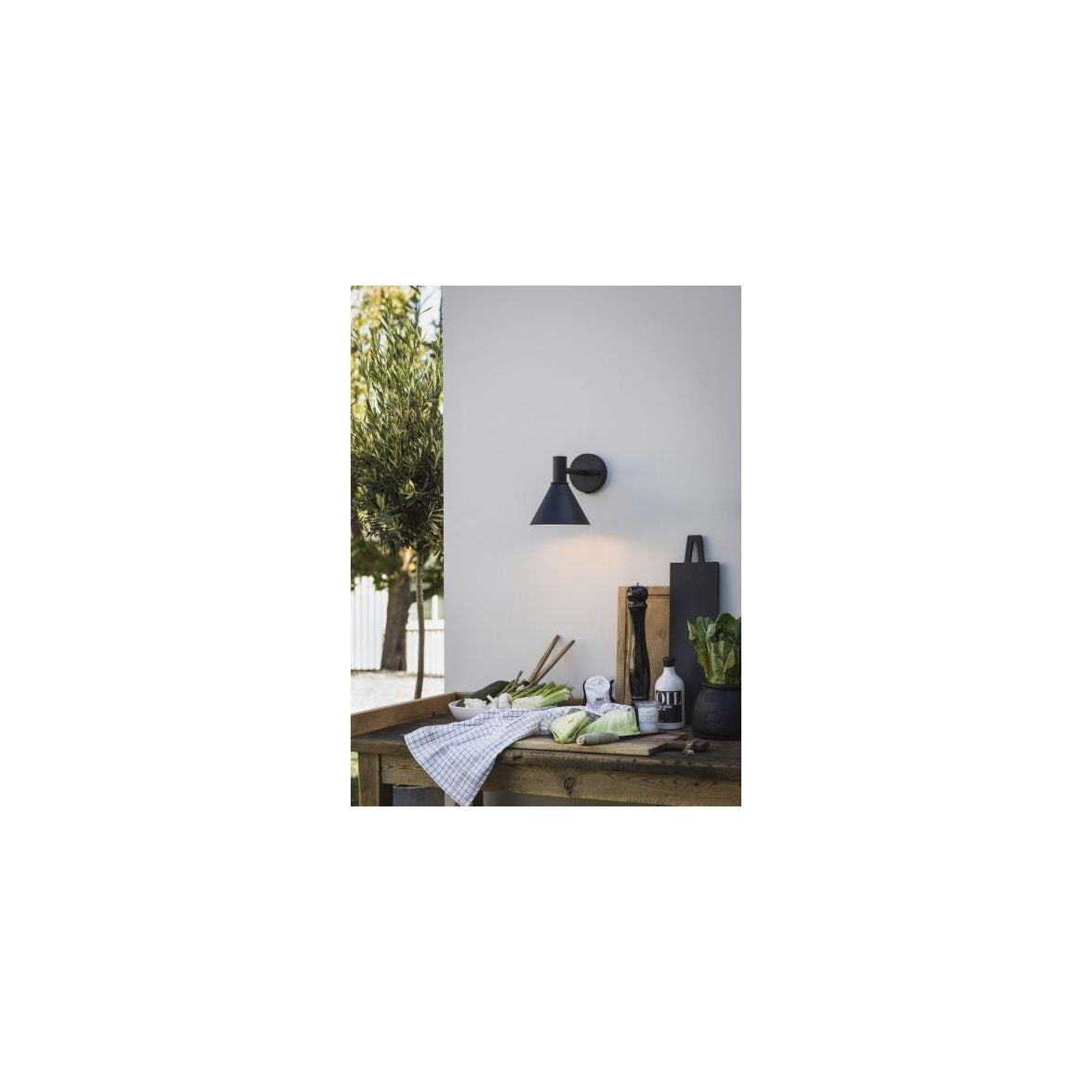 Minitripp vägglampa svart