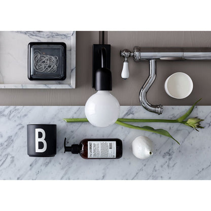 Regal vägglampa mattsvart